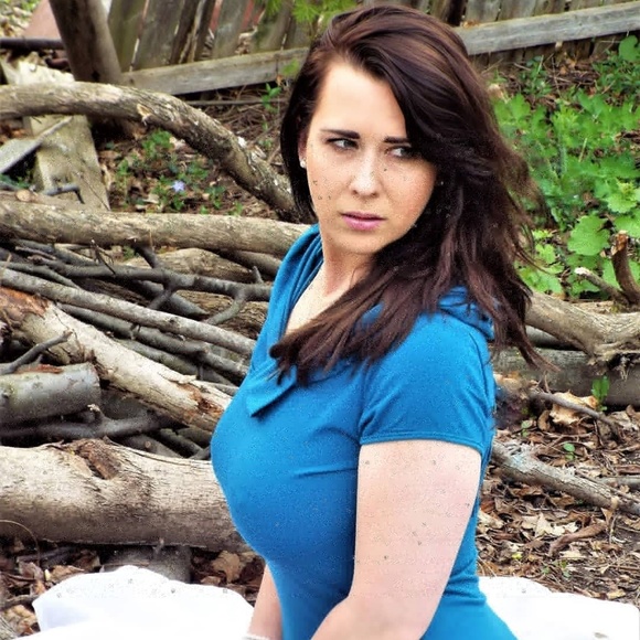 Meet your Posher, Maryella - Picture 3 of 3